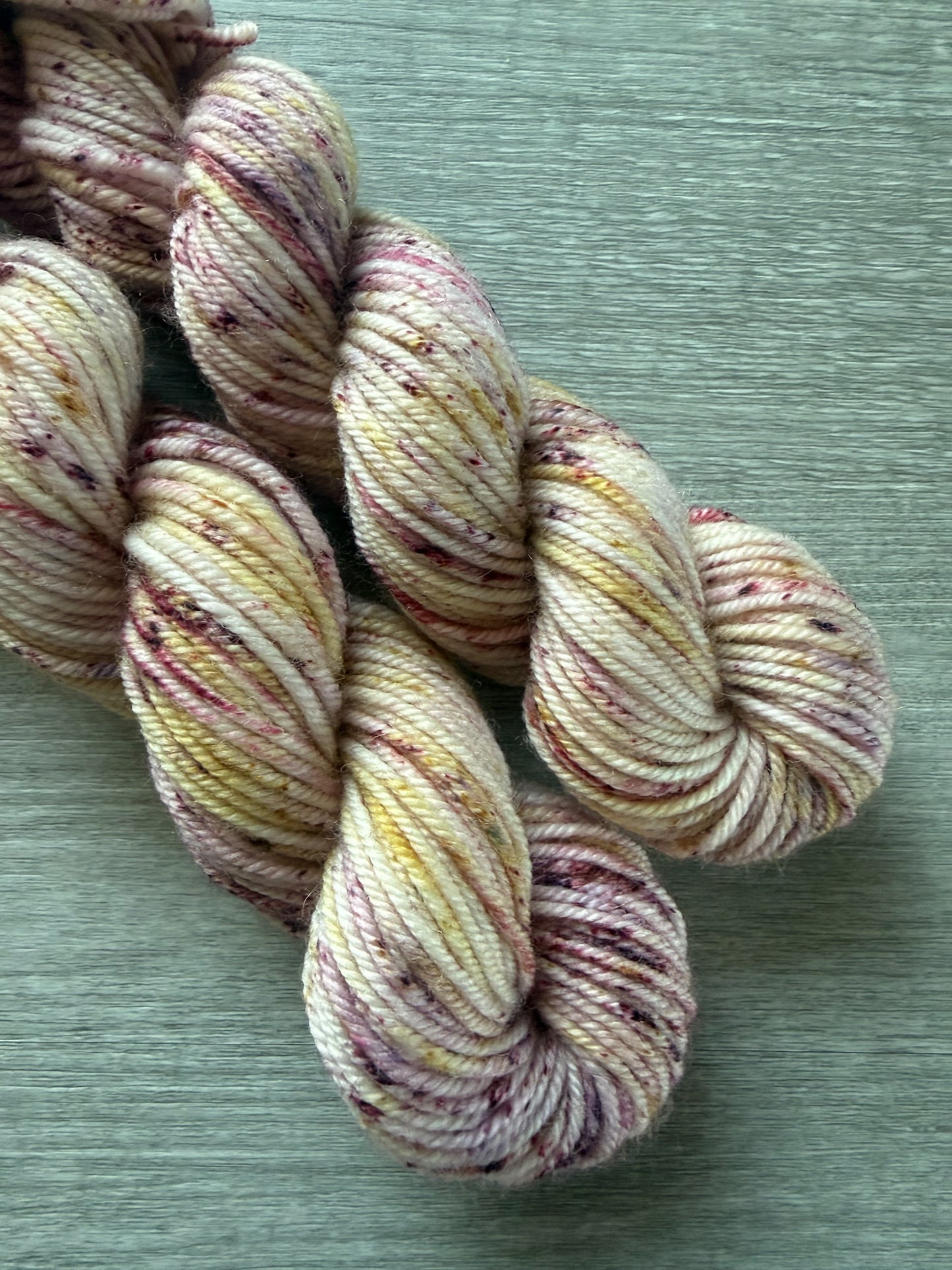Daylily Speckled Hand Dyed MINI Sturdy DK