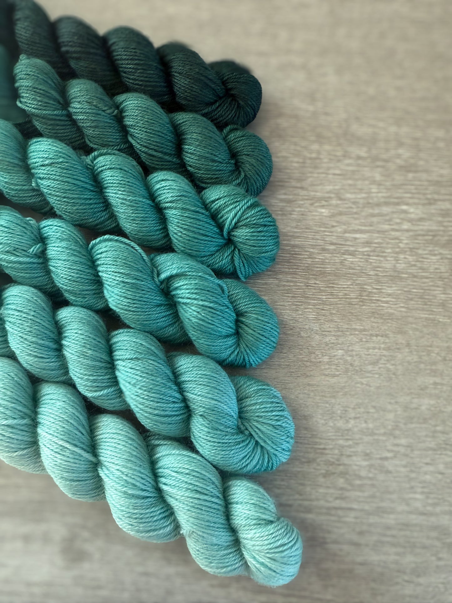 Forest Gump Green Hand Dyed Mini Heap Fade Set