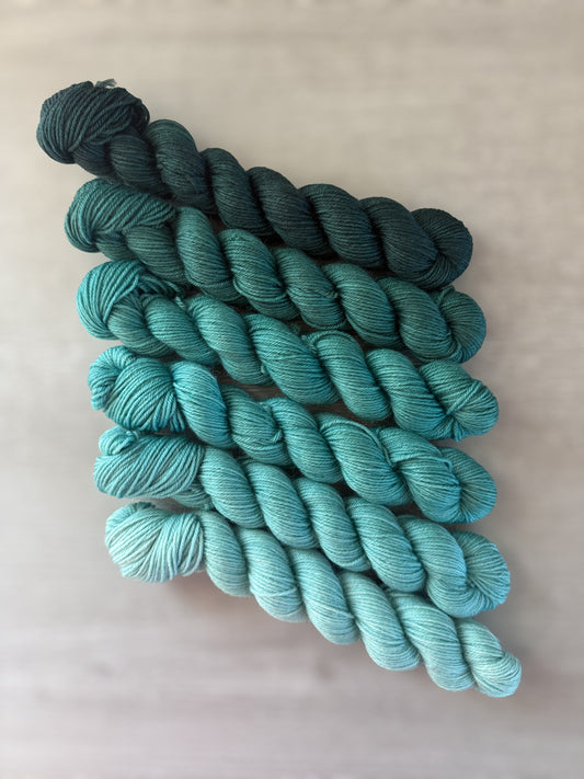 Forest Gump Green Hand Dyed Mini Heap Fade Set