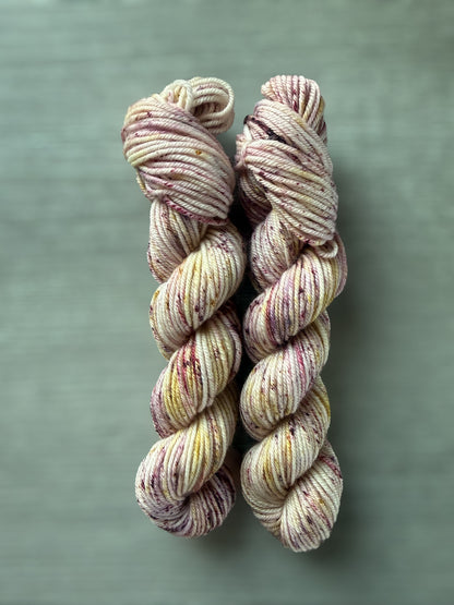 Daylily Speckled Hand Dyed MINI Sturdy DK