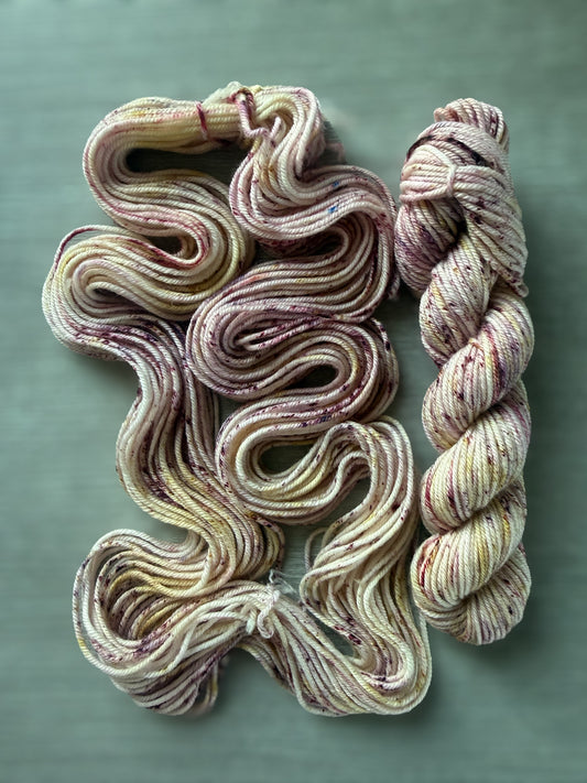 Daylily Speckled Hand Dyed MINI Sturdy DK